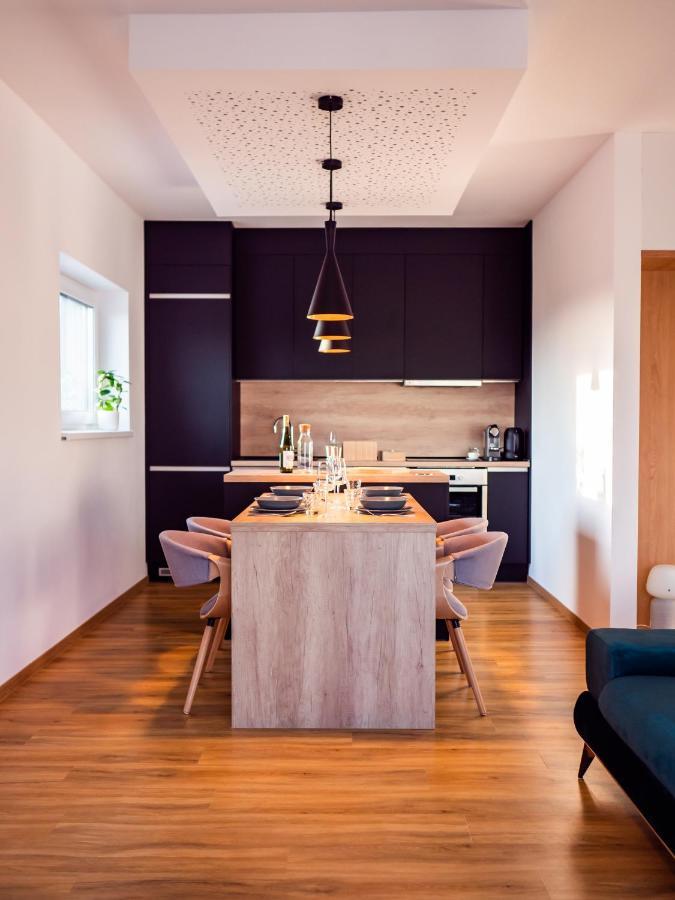 Apartman Eden Rožnov pod Radhoštěm Exteriör bild