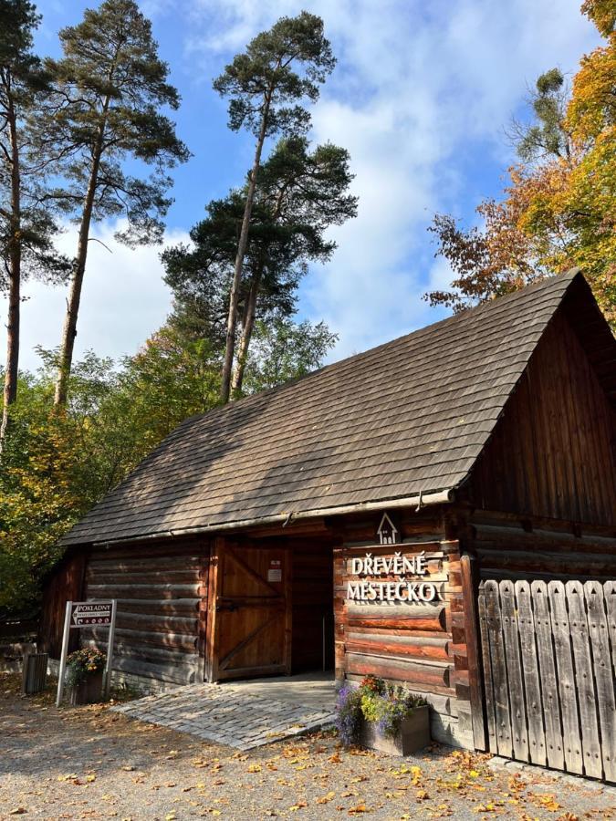Apartman Eden Rožnov pod Radhoštěm Exteriör bild