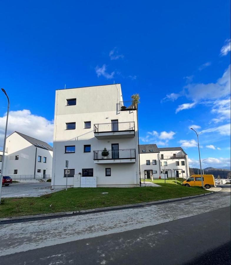 Apartman Eden Rožnov pod Radhoštěm Exteriör bild